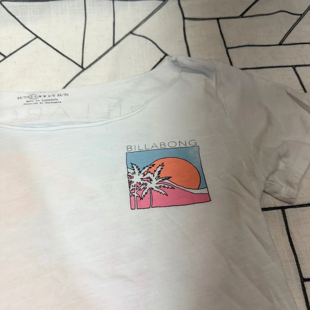 Billabong Hawaii Graphic T-Shirt Small White Cropped Raw‎ Hem Sunset Palm Tree
